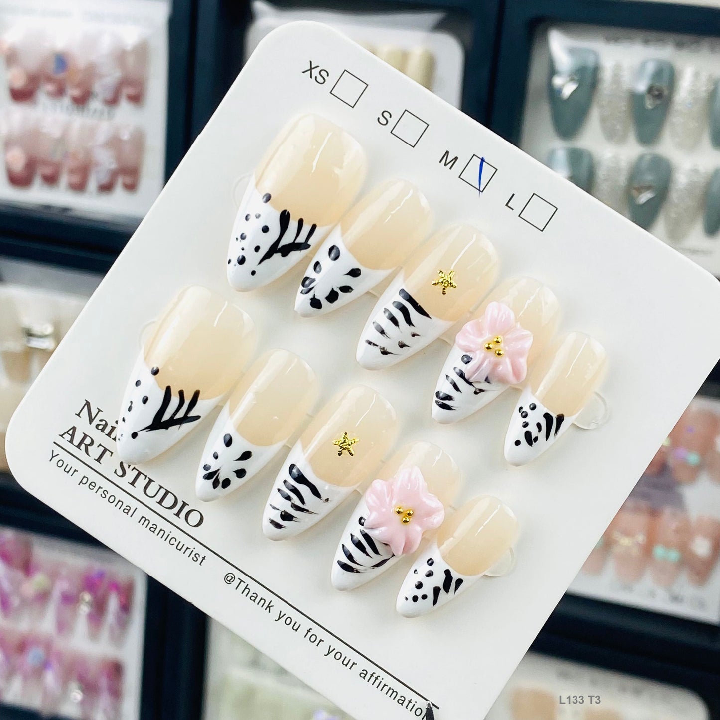 L133 T3 press on nails