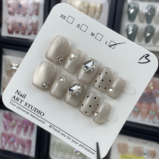 L131 T3 press on nails